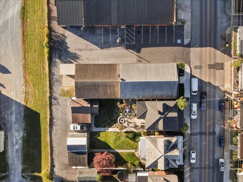 More Photos Of 128 W 3rd St, Waynesboro Freestanding For Sale