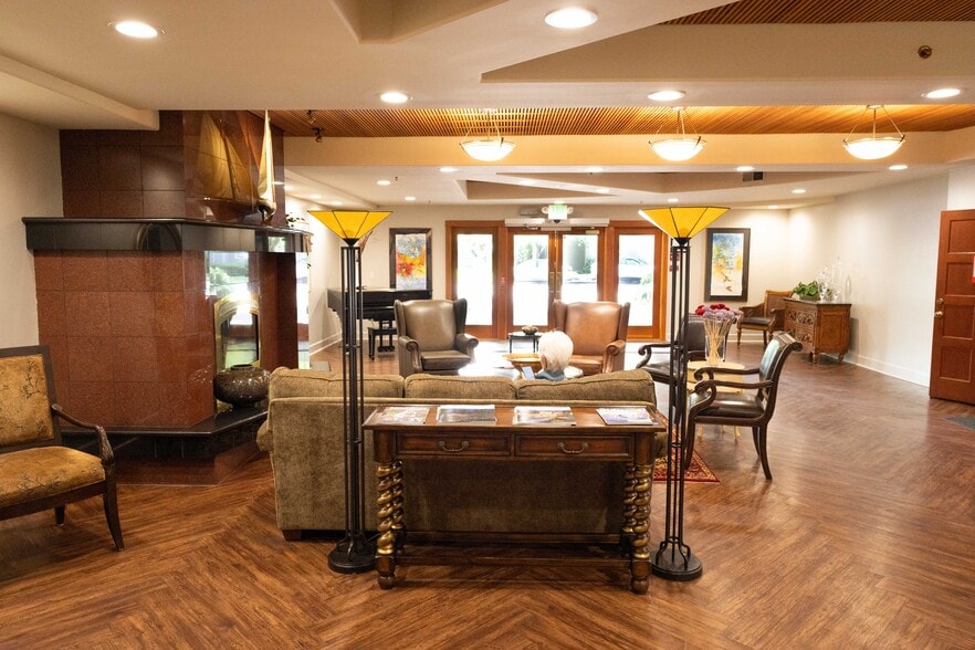 More Photos Of 360 Knechtel Way NE, Bainbridge Island Apartments For Sale