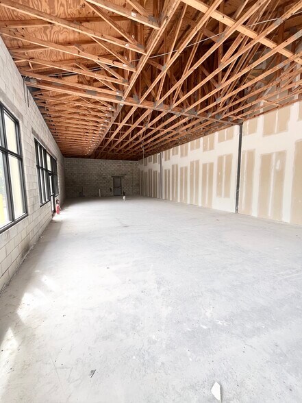 More Photos Of 727 Sebastian Blvd, Sebastian Storefront Retail Office For Lease