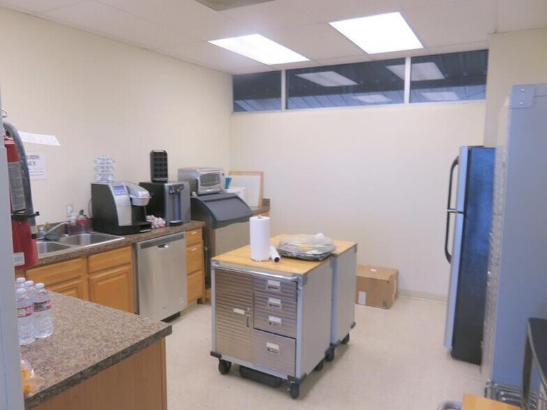 More Photos Of 4900 SE Loop 820, Fort Worth Office For Lease