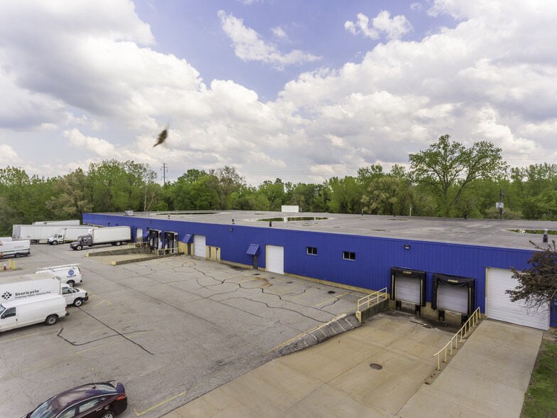 More Photos Of 210 Hayes Dr, Brooklyn Heights Manufacturing For Lease