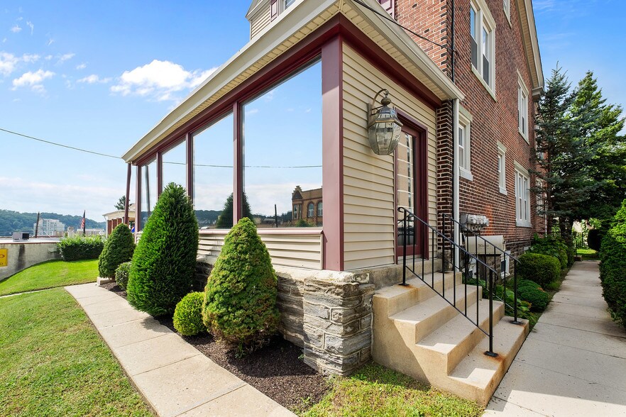 More Photos Of 214 Fayette St, Conshohocken Office Residential For Lease