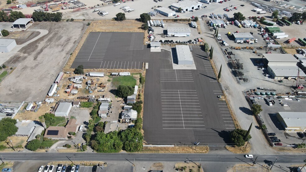 More Photos Of 2973 Loomis Rd, Stockton Truck Terminal For Lease