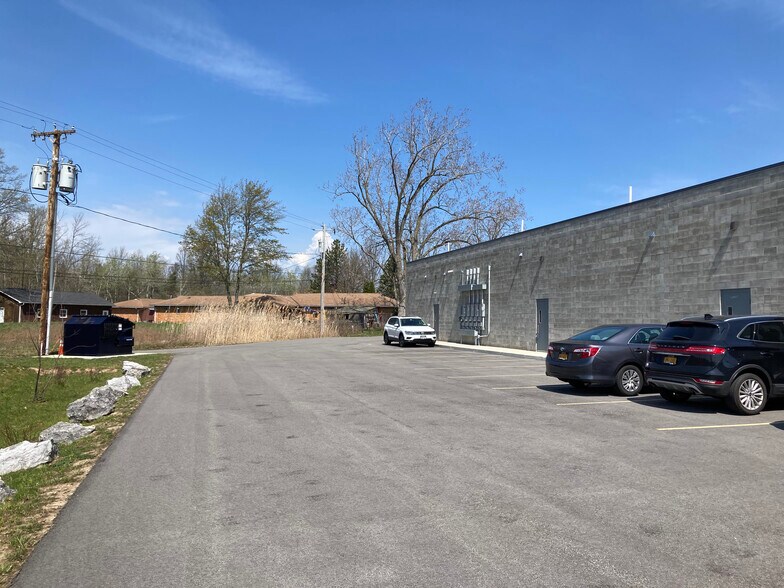 More Photos Of 1780 Grand Island Blvd, Grand Island Storefront Retail Office For Lease