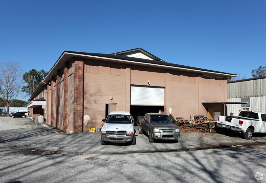 More Photos Of 2510 N Ronald Reagan Blvd, Longwood Warehouse For Lease
