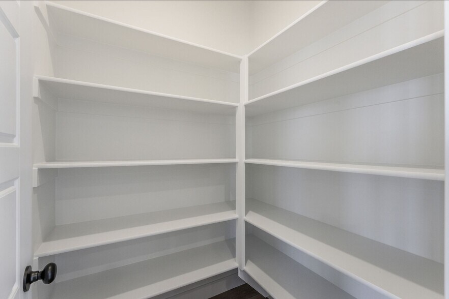 More Photos Of 132-144 E Chambord Ct, Sandy Apartments For Sale