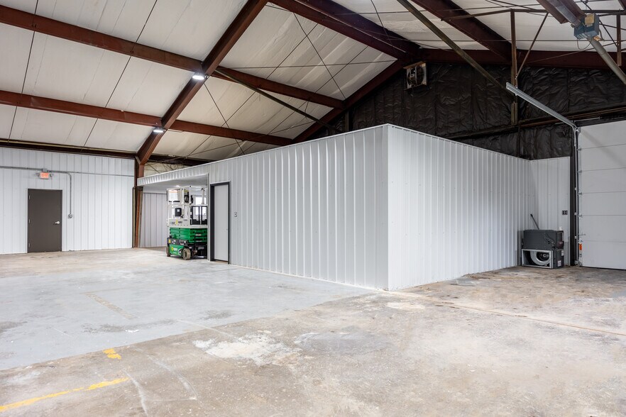 More Photos Of 1091 Stimmel Rd, Columbus Manufacturing For Lease