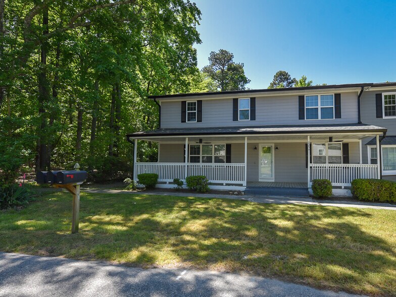 More Photos Of 225 Douglas St, Holly Springs Apartments For Sale