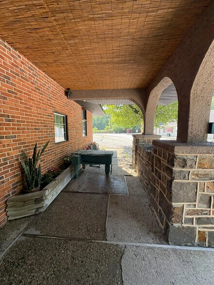 More Photos Of 5200 Franklintown Rd, Gwynn Oak Office For Lease