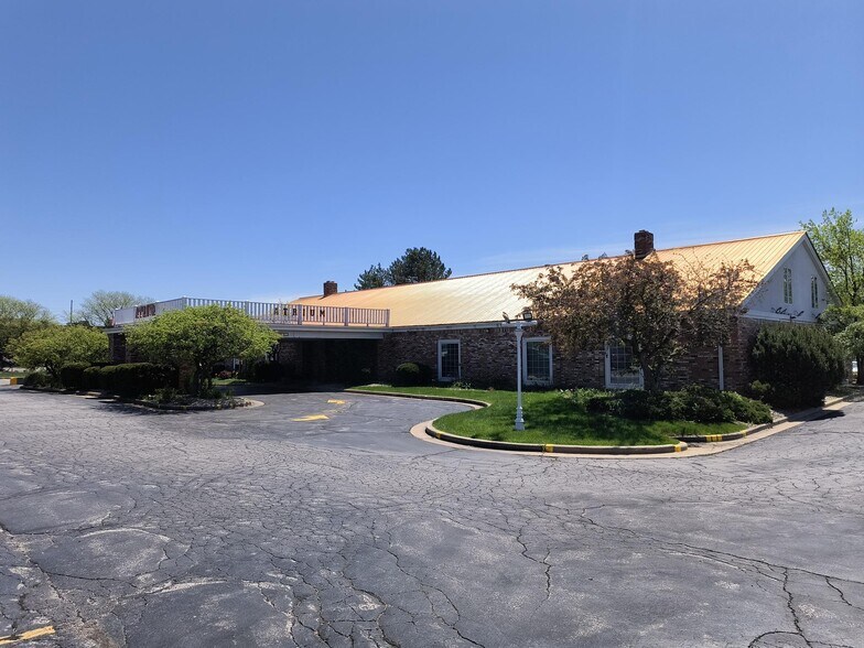 More Photos Of 3100 45th St, Highland Medical For Lease