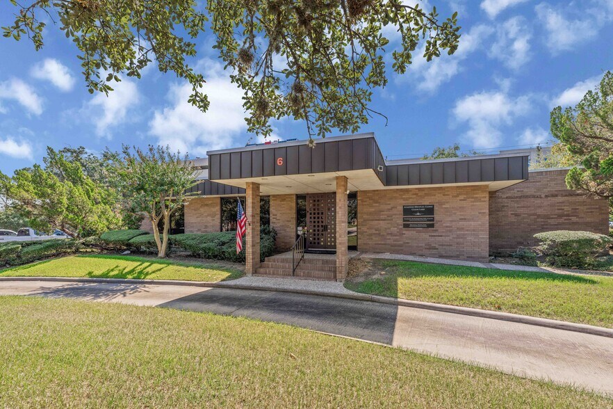 More Photos Of 6 Professional Park Dr, Webster Medical For Sale