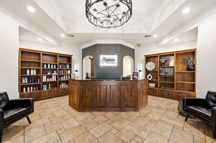More Photos Of 8624 Davis Blvd, North Richland Hills General Retail For Lease