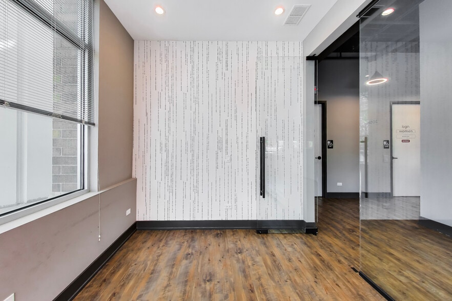 More Photos Of 2640 Patriot Blvd, Glenview Medical For Sale