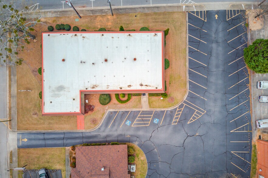 More Photos Of 63 W Candler St, Winder Medical For Lease