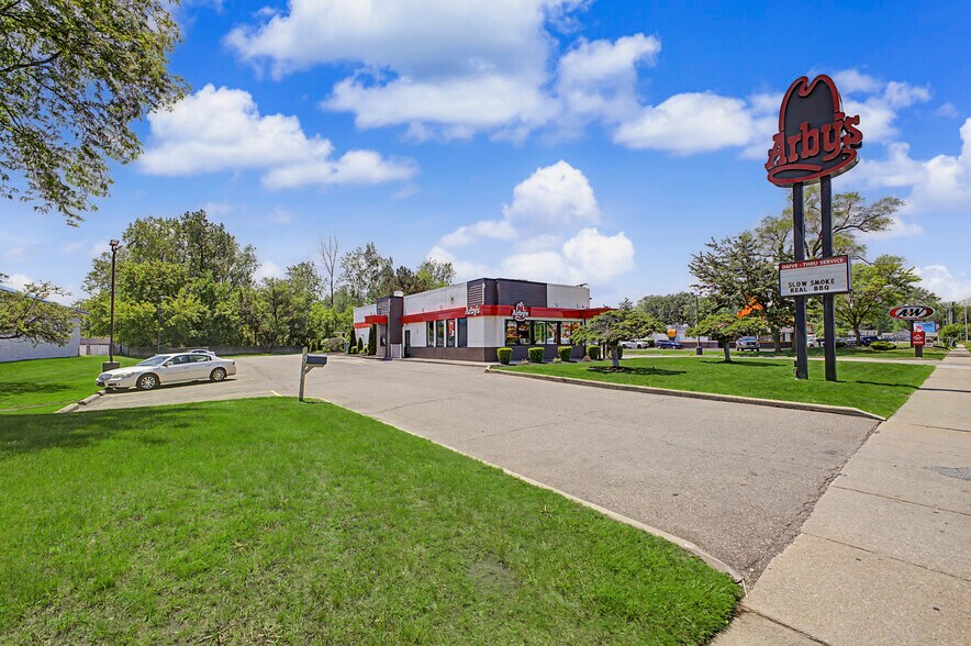 More Photos Of 27277 Eureka Rd, Taylor Fast Food For Sale