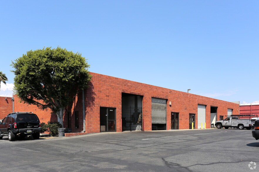 More Photos Of 18400-18448 S Broadway, Gardena Warehouse For Lease