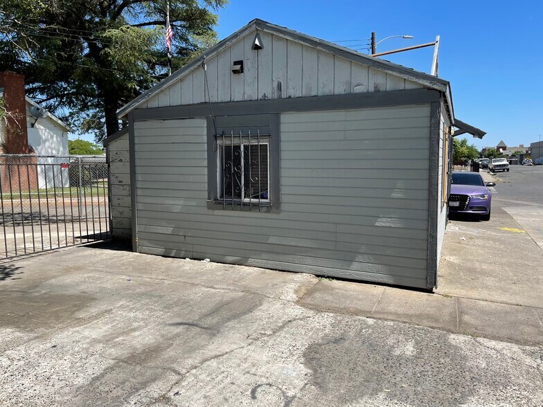 More Photos Of 2439 Rio Linda Blvd, Sacramento Apartments For Sale