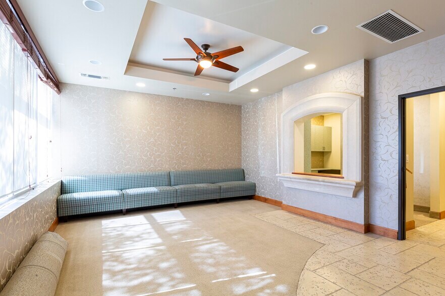 More Photos Of 9045 Bruceville Rd, Elk Grove Office For Sale