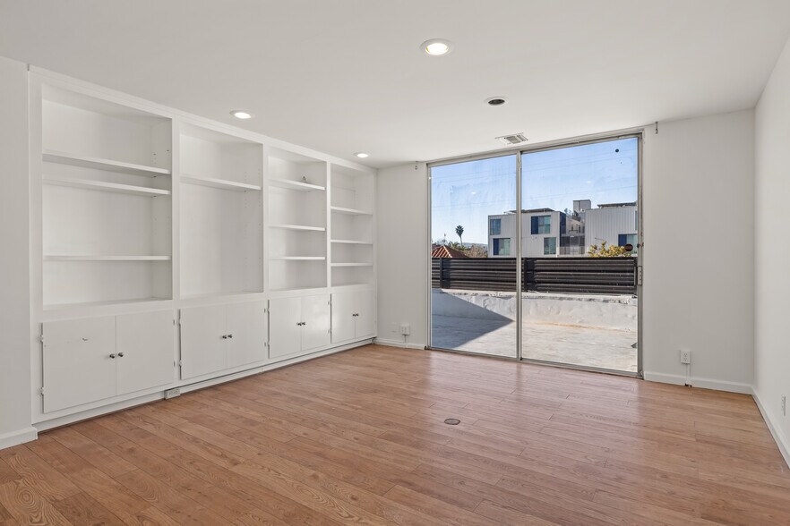 More Photos Of 2951-2953 Lincoln Blvd, Santa Monica Loft Creative Space For Sale