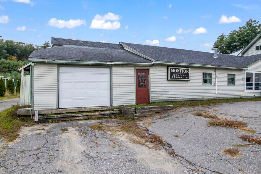 More Photos Of 680 Maine Ave, Farmingdale Storefront Retail Office For Lease