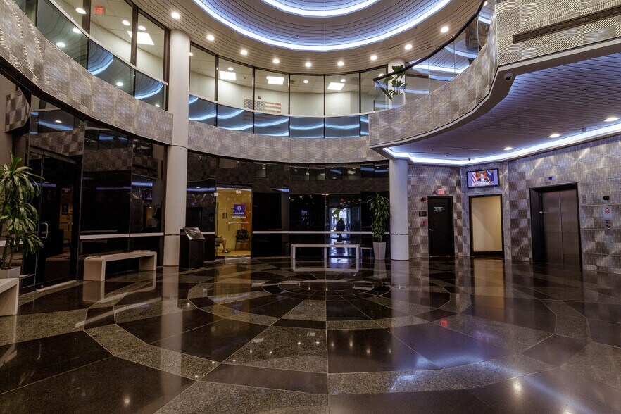 More Photos Of 400 Arthur Godfrey Rd, Miami Beach Medical For Lease