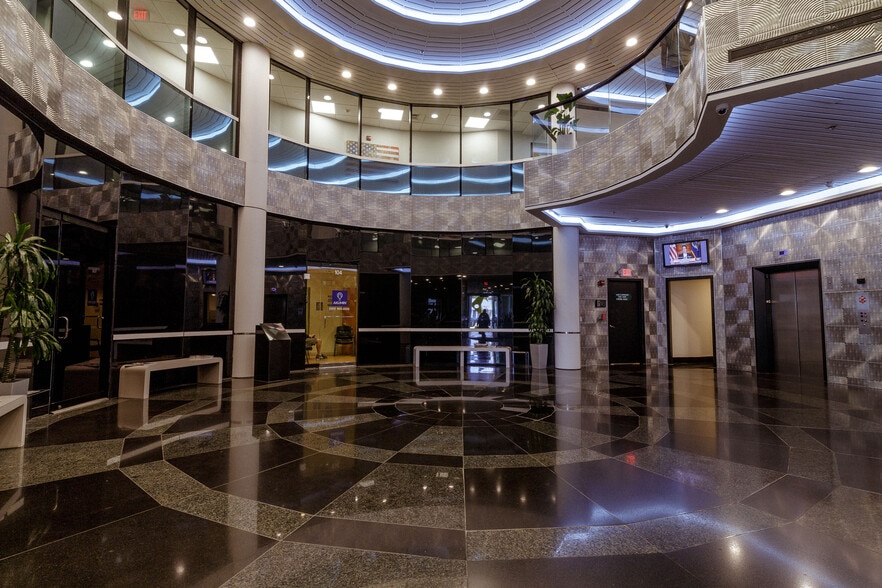 More Photos Of 400 Arthur Godfrey Rd, Miami Beach Medical For Lease