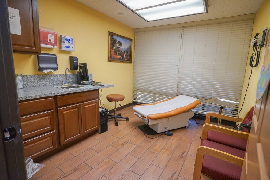 More Photos Of 1060-1080 Delbon Ave, Turlock Medical For Sale
