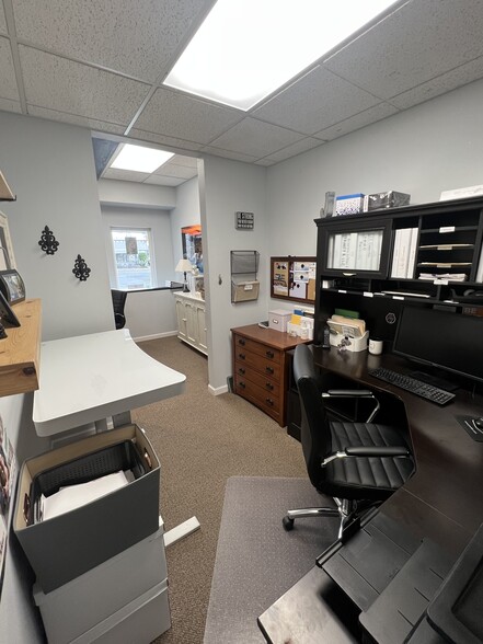 More Photos Of 819 Commercial Ave, Anacortes Office For Sale