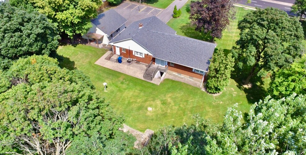 More Photos Of 22W421 ARMY TRAIL RD, Addison Flex For Sale