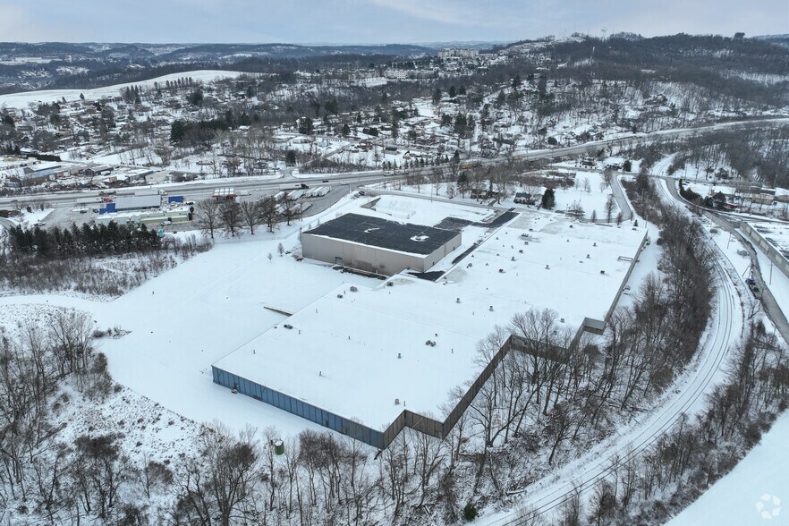 More Photos Of 1967 Eastern Ave, Verona Distribution For Lease