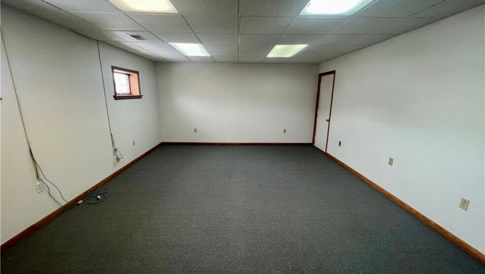 More Photos Of 438 Line Ave, Ellwood City Office For Sale