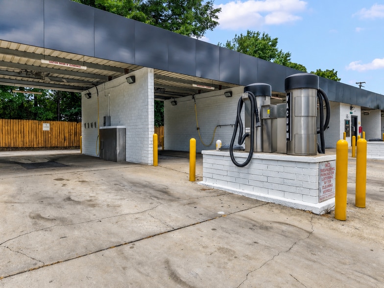 More Photos Of 1132 W Vandalia Rd, Greensboro Carwash For Sale