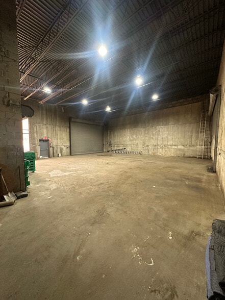 More Photos Of 436 Spencer St, Staten Island Warehouse For Lease