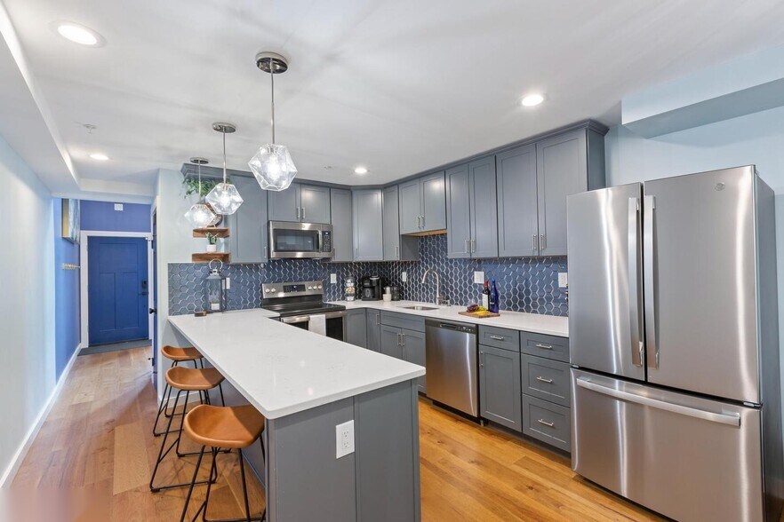 More Photos Of 220 West St, Annapolis Office For Sale