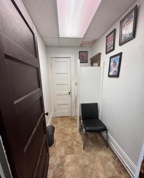 More Photos Of 204 Lancaster St, Albany Storefront Retail Residential For Sale