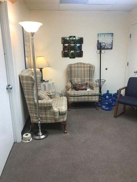 More Photos Of 931-947 Russell Ave, Gaithersburg Medical For Lease