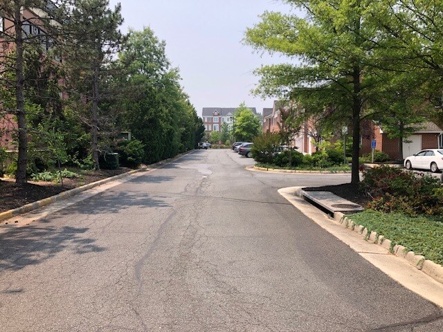 More Photos Of 722 Grant St, Herndon Medical For Sale