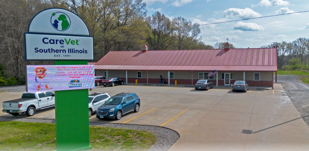 Primary Photo Of 1500 IL-37, Marion Veterinarian Kennel For Sale