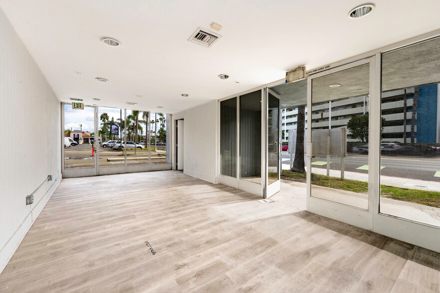 More Photos Of 1520 W Coast Hwy, Newport Beach Auto Dealership For Sale