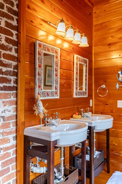 More Photos Of 107 N Broadway St, Fellsmere Hotel For Sale