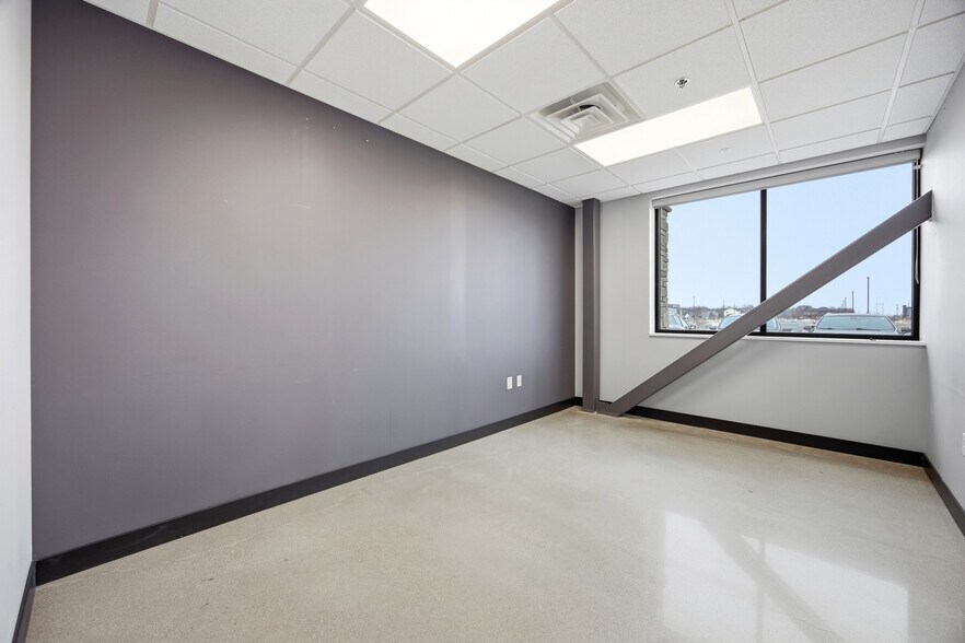 More Photos Of 3220 4th St E, West Fargo Office For Lease