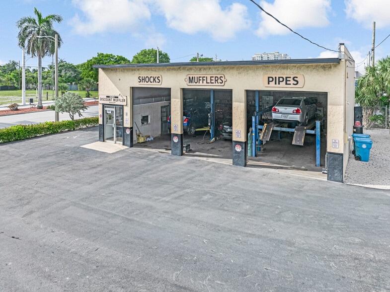 More Photos Of 925 N Federal Hwy, Boynton Beach Auto Repair For Sale