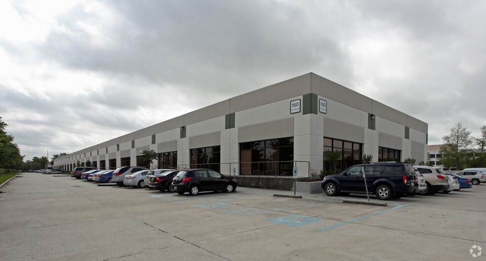 More Photos Of 150 Teal St, Saint Rose Warehouse For Lease