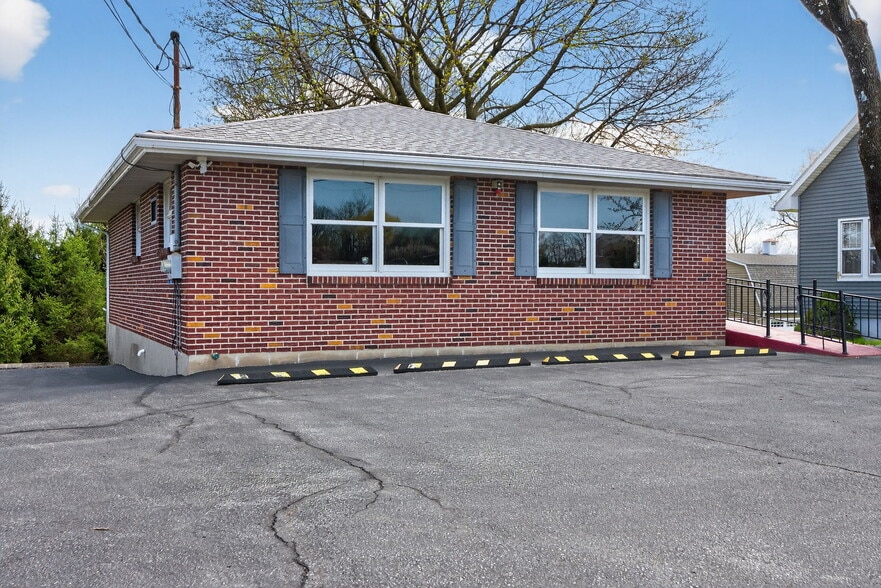 More Photos Of 6534 Sullivan Trl, Wind Gap Office For Sale