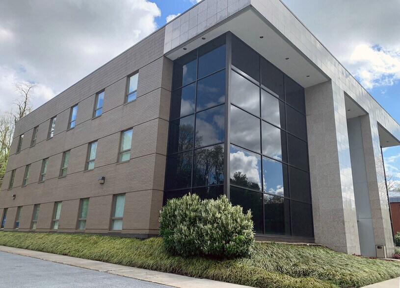 More Photos Of 1017 Mumma Rd, Lemoyne Office For Sale