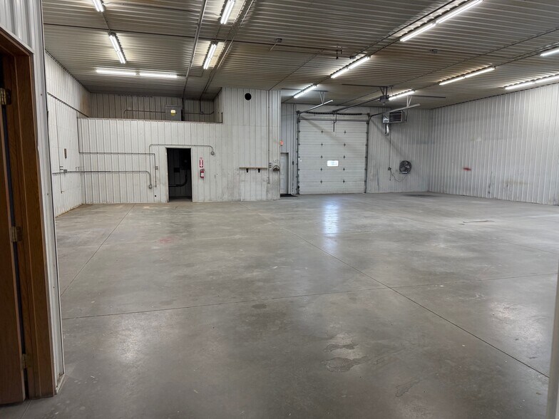 More Photos Of 30659 Pearl Dr, Saint Joseph Warehouse For Lease
