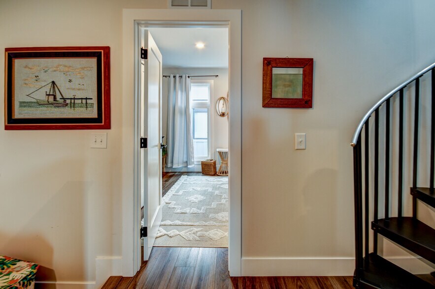 More Photos Of 208 Gillis St, Traverse City Specialty For Sale