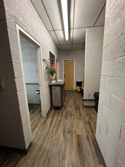 More Photos Of 1723-1727 Saddlewood Ave, Akron General Retail For Sale