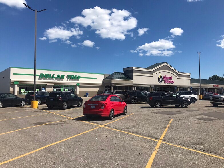 More Photos Of 10-90 N Groesbeck Hwy, Mount Clemens Unknown For Lease