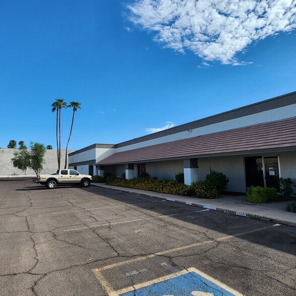 More Photos Of 456 E Juanita Ave, Mesa Warehouse For Lease